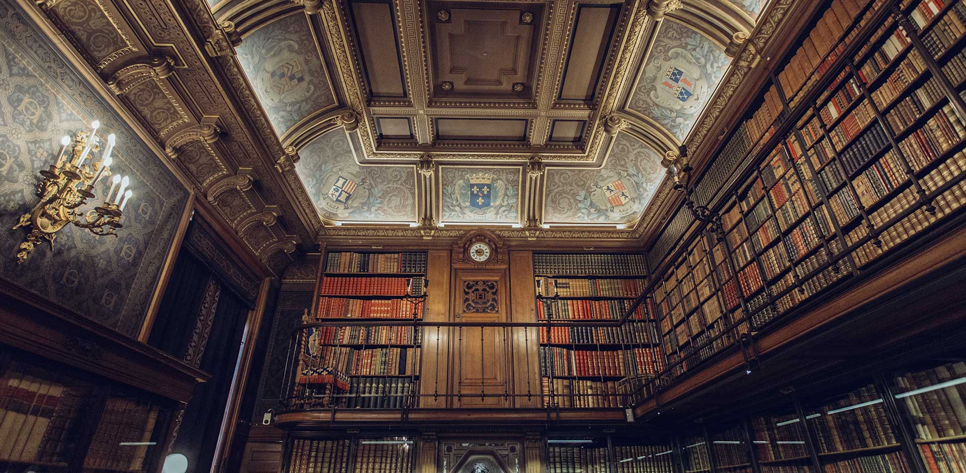 Samsun Avukat - Hukuk Kütüphanesi ve Adalet Terazisi